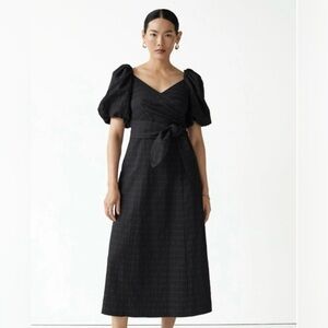 & Other Stories Black
Midi Dress